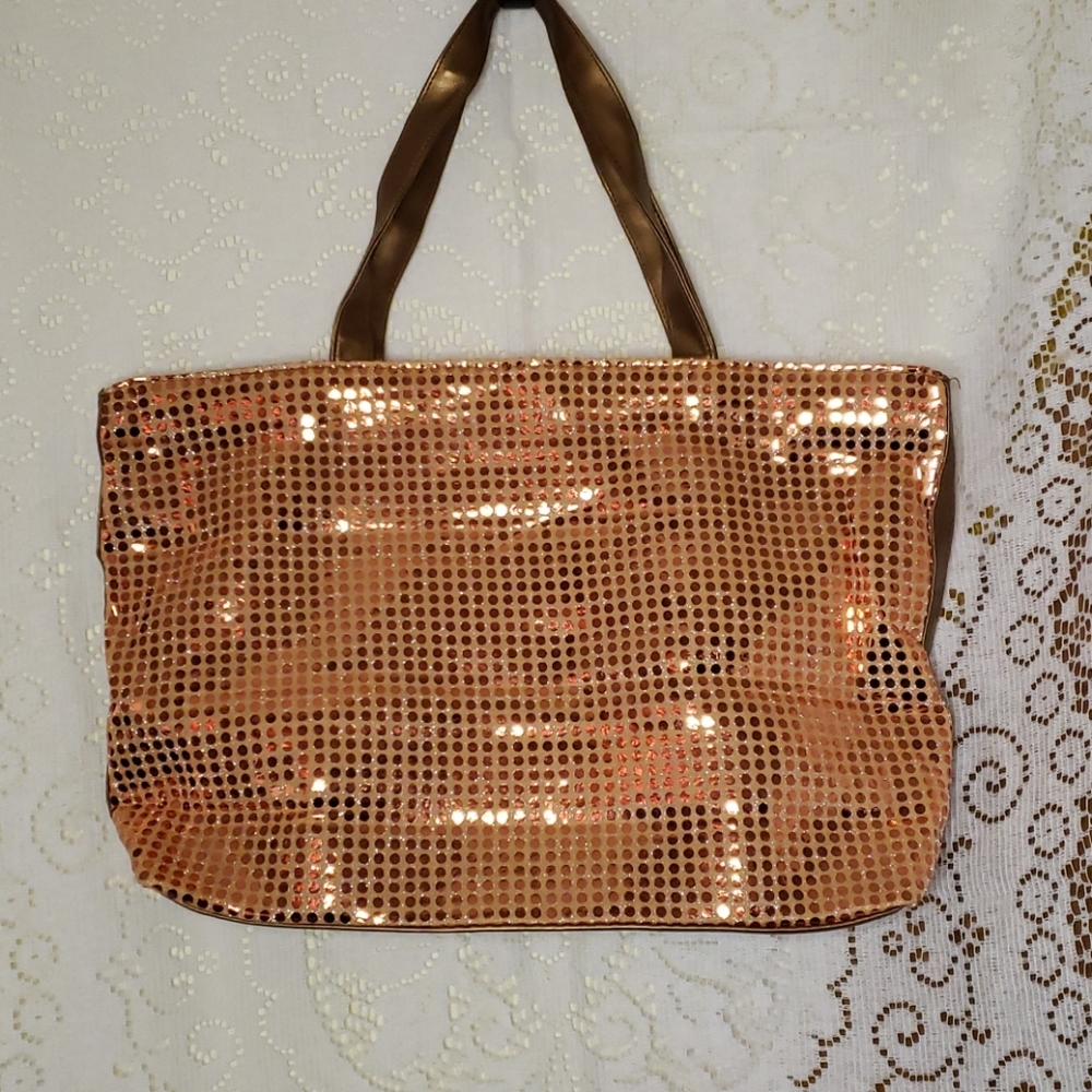 Big shoulder bag.
